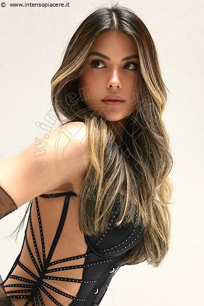 Foto Leticia  Trans 328 6843782